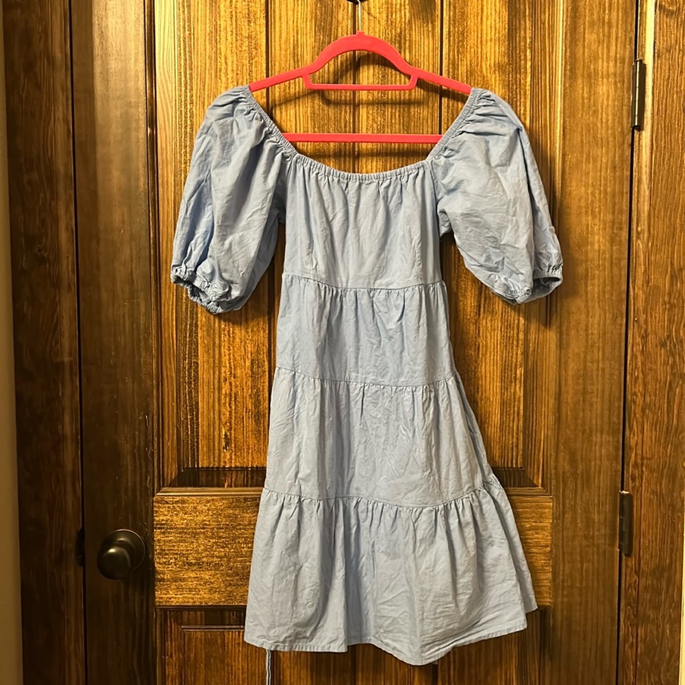 Blue puff-sleeved dress